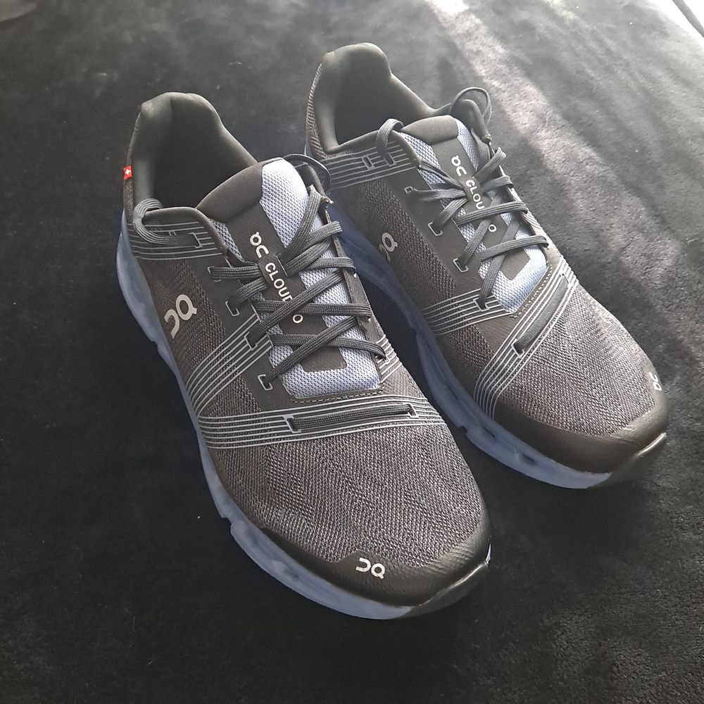 On Cloud Men's Athletic Shoes in Black and Gray
